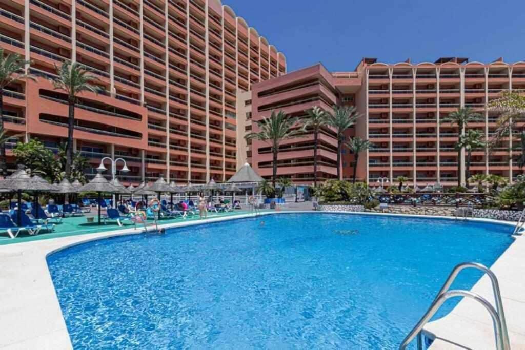 797 Holiday Rentals- Apartamento En Hotel Sunset Frente Al Mar Benalmadena Luaran gambar