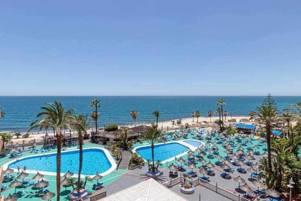 797 Holiday Rentals- Apartamento En Hotel Sunset Frente Al Mar Benalmadena Luaran gambar