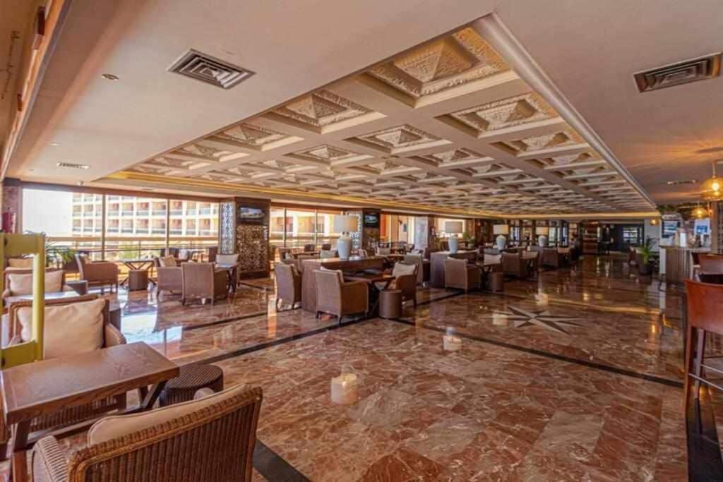 797 Holiday Rentals- Apartamento En Hotel Sunset Frente Al Mar Benalmadena Luaran gambar