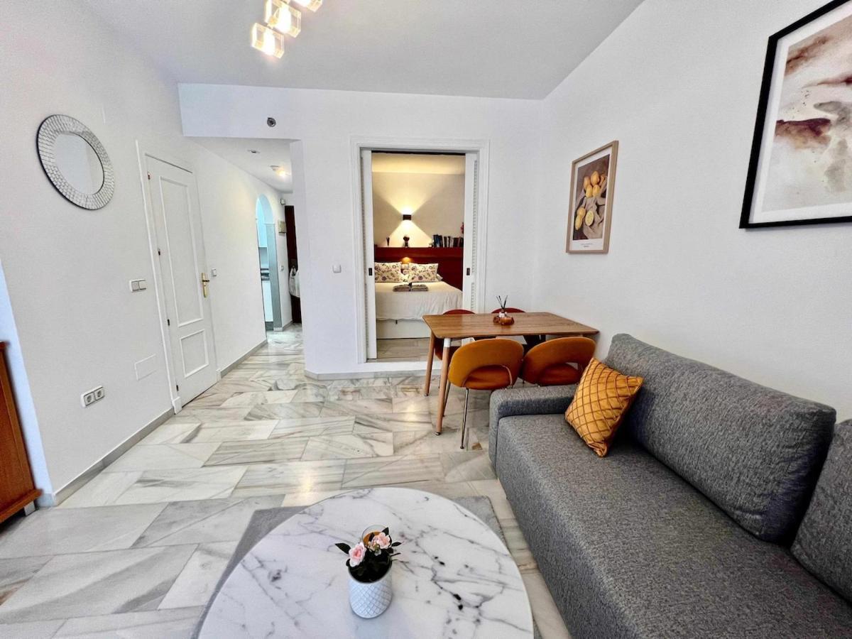 797 Holiday Rentals- Apartamento En Hotel Sunset Frente Al Mar Benalmadena Luaran gambar