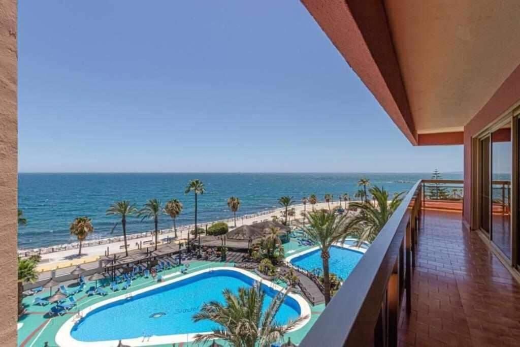 797 Holiday Rentals- Apartamento En Hotel Sunset Frente Al Mar Benalmadena Luaran gambar