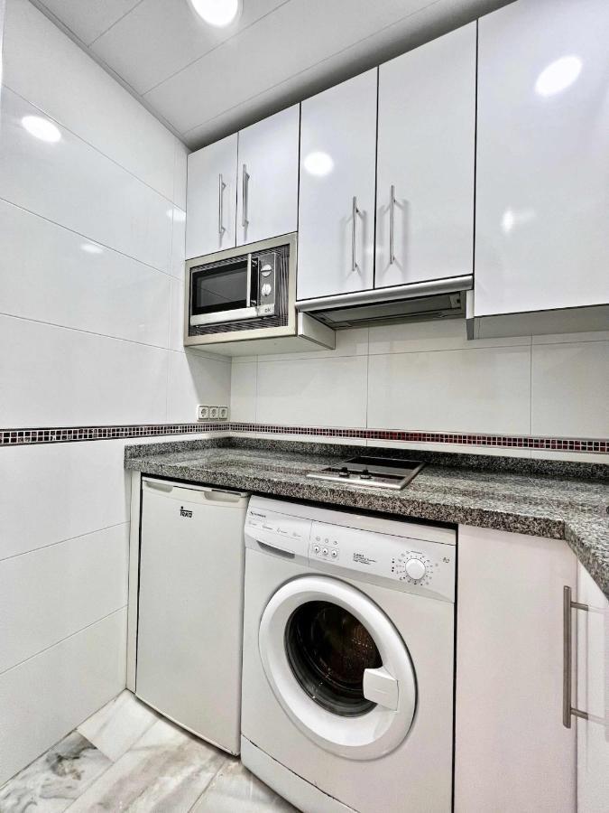 797 Holiday Rentals- Apartamento En Hotel Sunset Frente Al Mar Benalmadena Luaran gambar